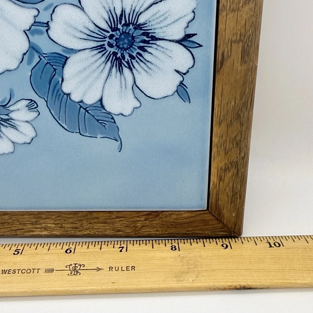 1970s Blue Daisy Ceramic 9